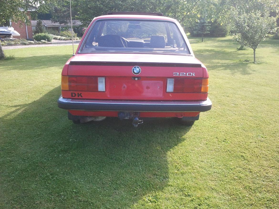 BMW E30 320i 2D billede 6