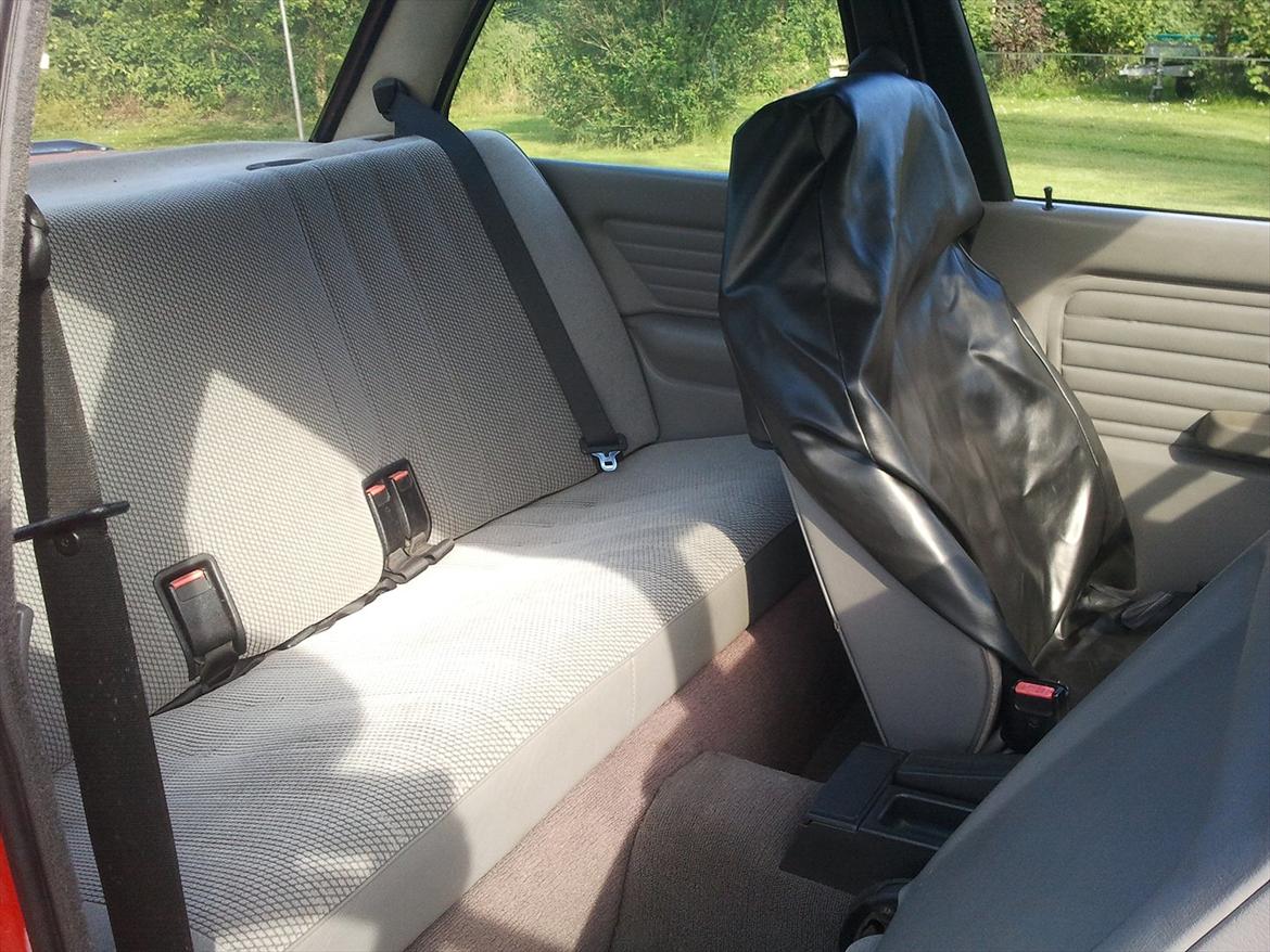 BMW E30 320i 2D billede 9