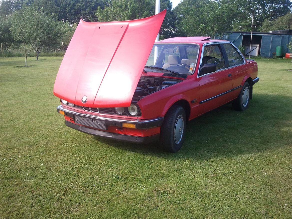 BMW E30 320i 2D billede 15