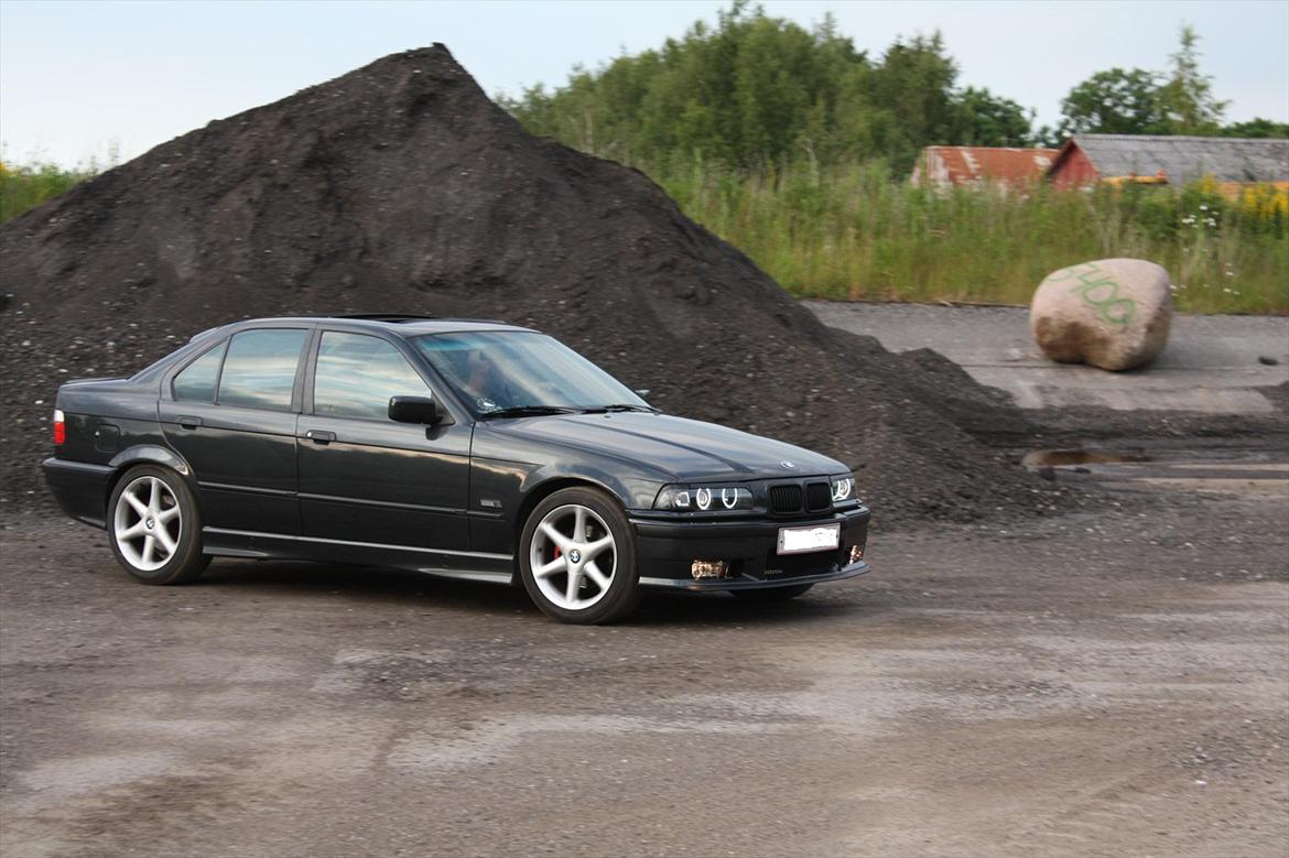 BMW E36 320I SOLGT billede 1
