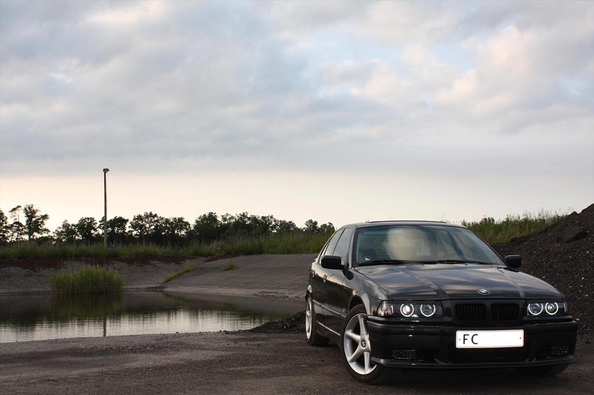BMW E36 320I SOLGT billede 3