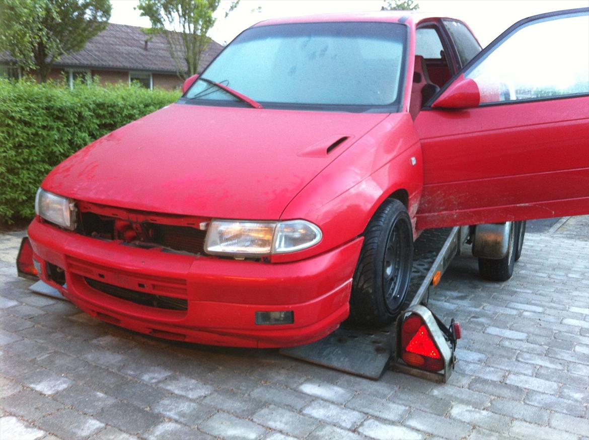 Opel Astra F GSI SOLGT - På vej ned af auto trailer, ikke nemt (: billede 15