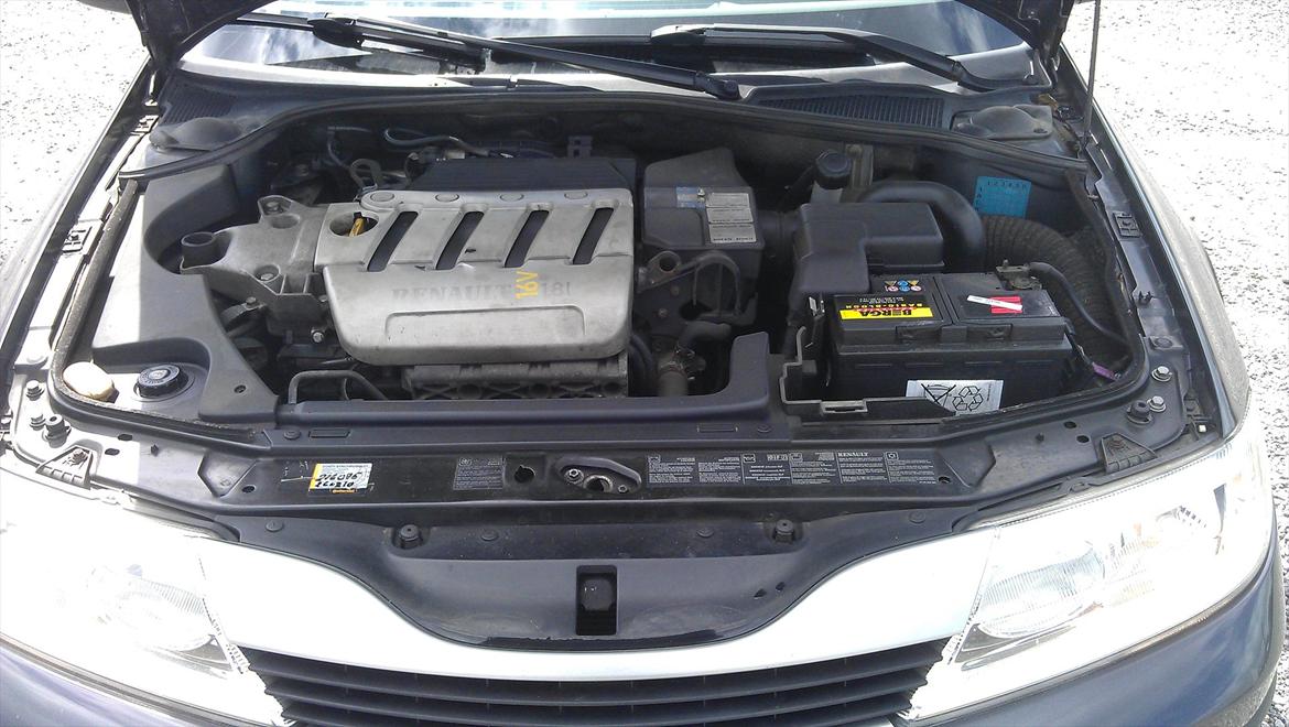 Renault Laguna 1.8 16v - Ikke så køn, men den spinder! billede 7