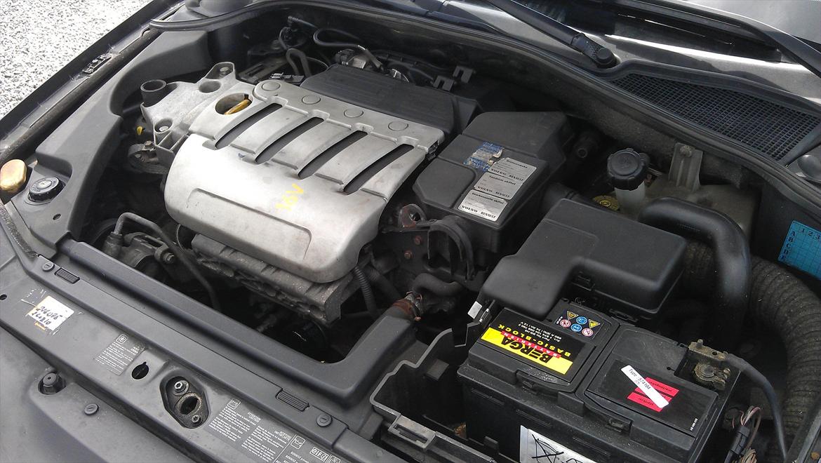 Renault Laguna 1.8 16v - Ikke så køn, men den spinder! billede 8