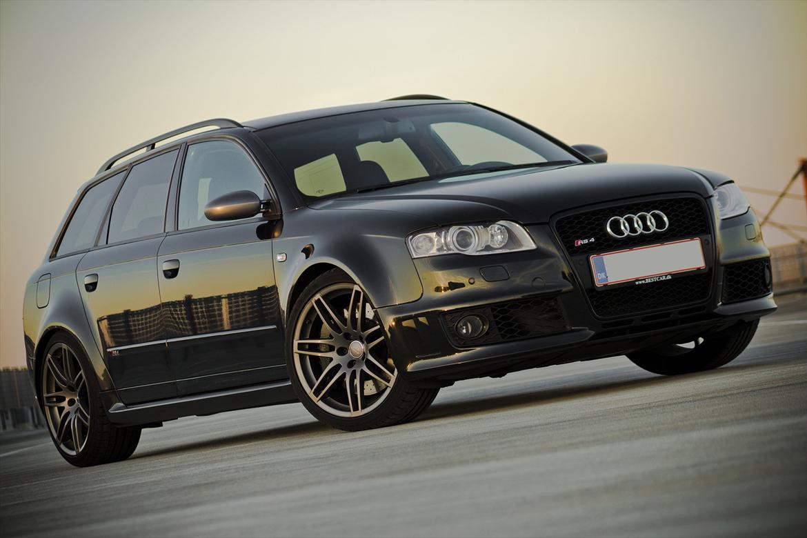 Audi RS4 Avant Black Edition - Billeder af biler - Uploaded af Theis G