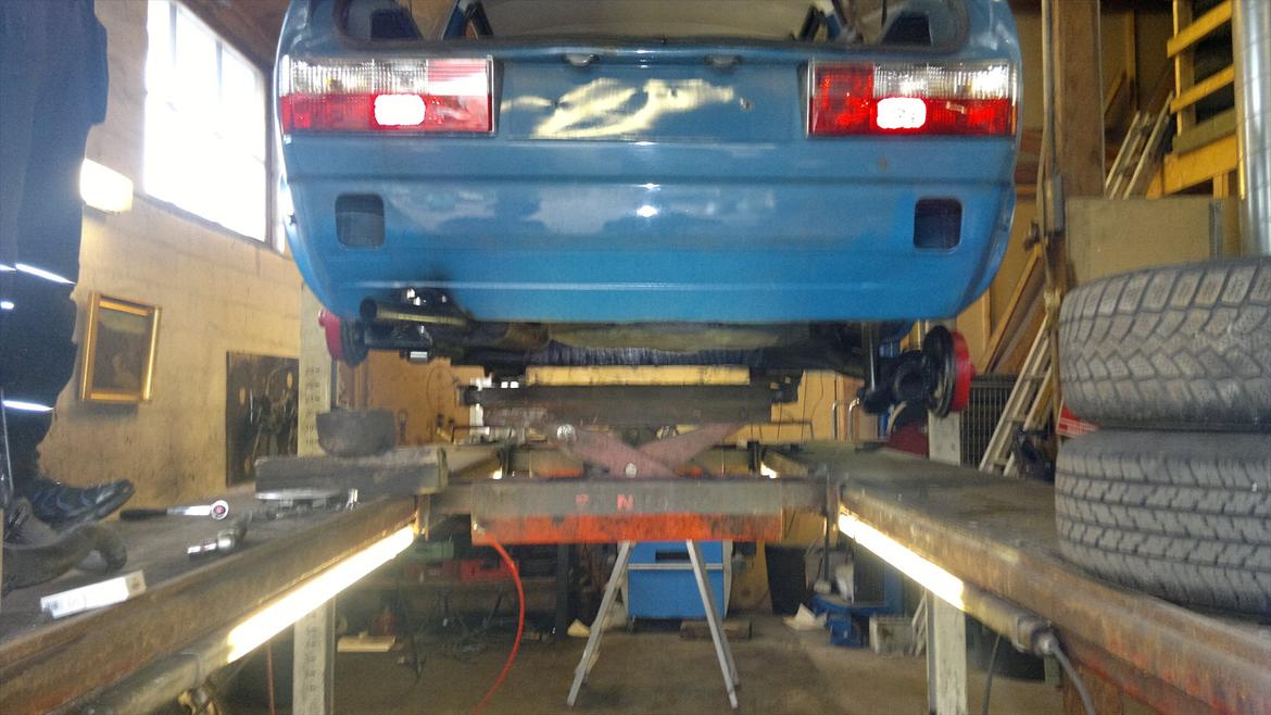 VW golf mk1 - da jeg var ved at sætte gevindudervogn på den der var den orginal i den ene side og gevind i den anden side billede 7