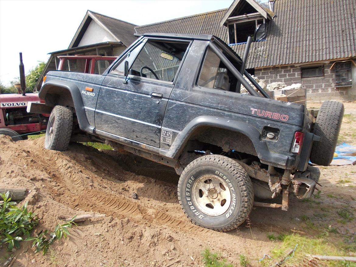 Mitsubishi Pajero død billede 14