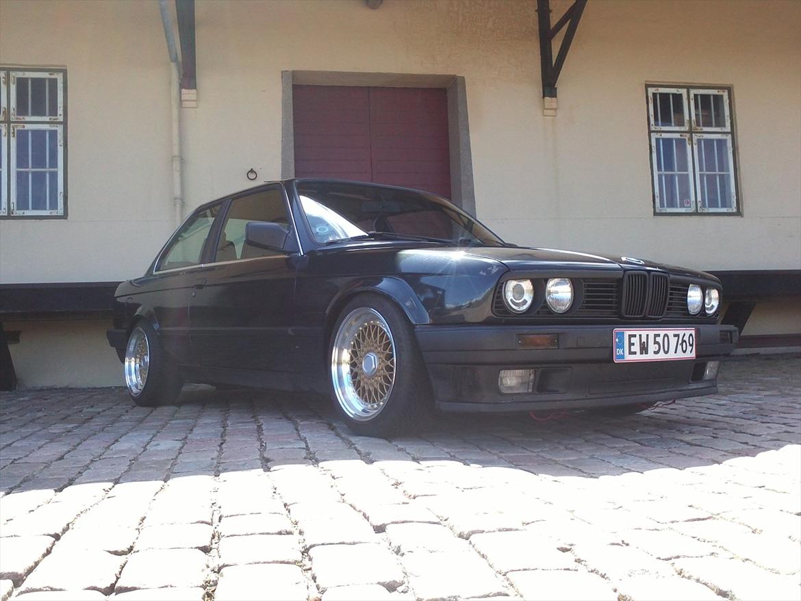 BMW E30 320 billede 1