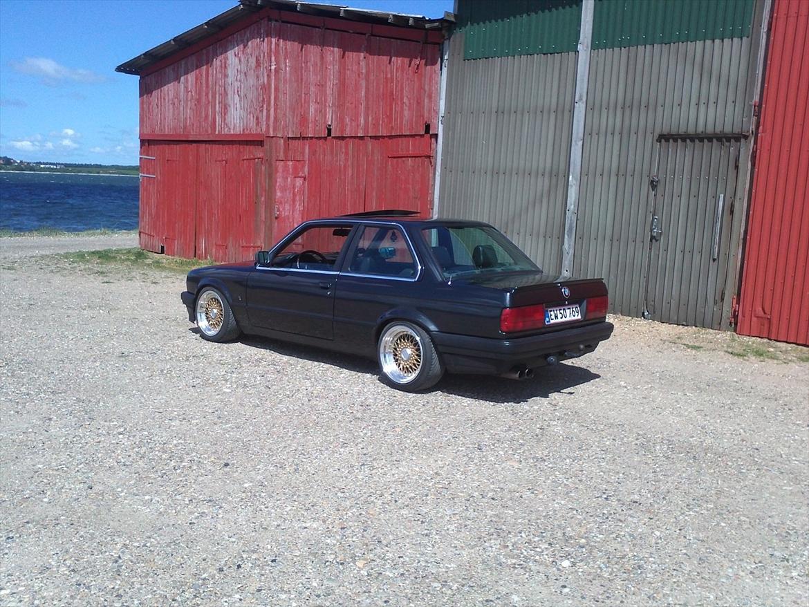 BMW E30 320 billede 4