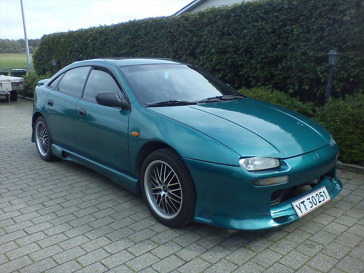 Mazda 323 f billede 1
