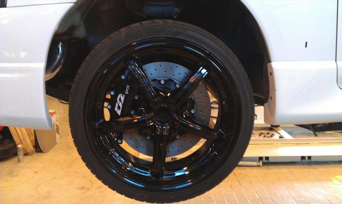 Nissan Skyline R33 - lige kommet nyr bremser på billede 3