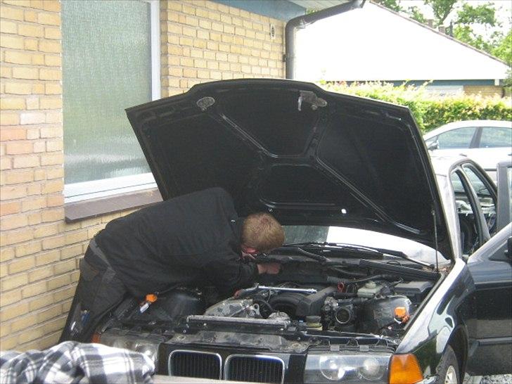 BMW E36 320i sedan SOLGT - ham selv billede 10