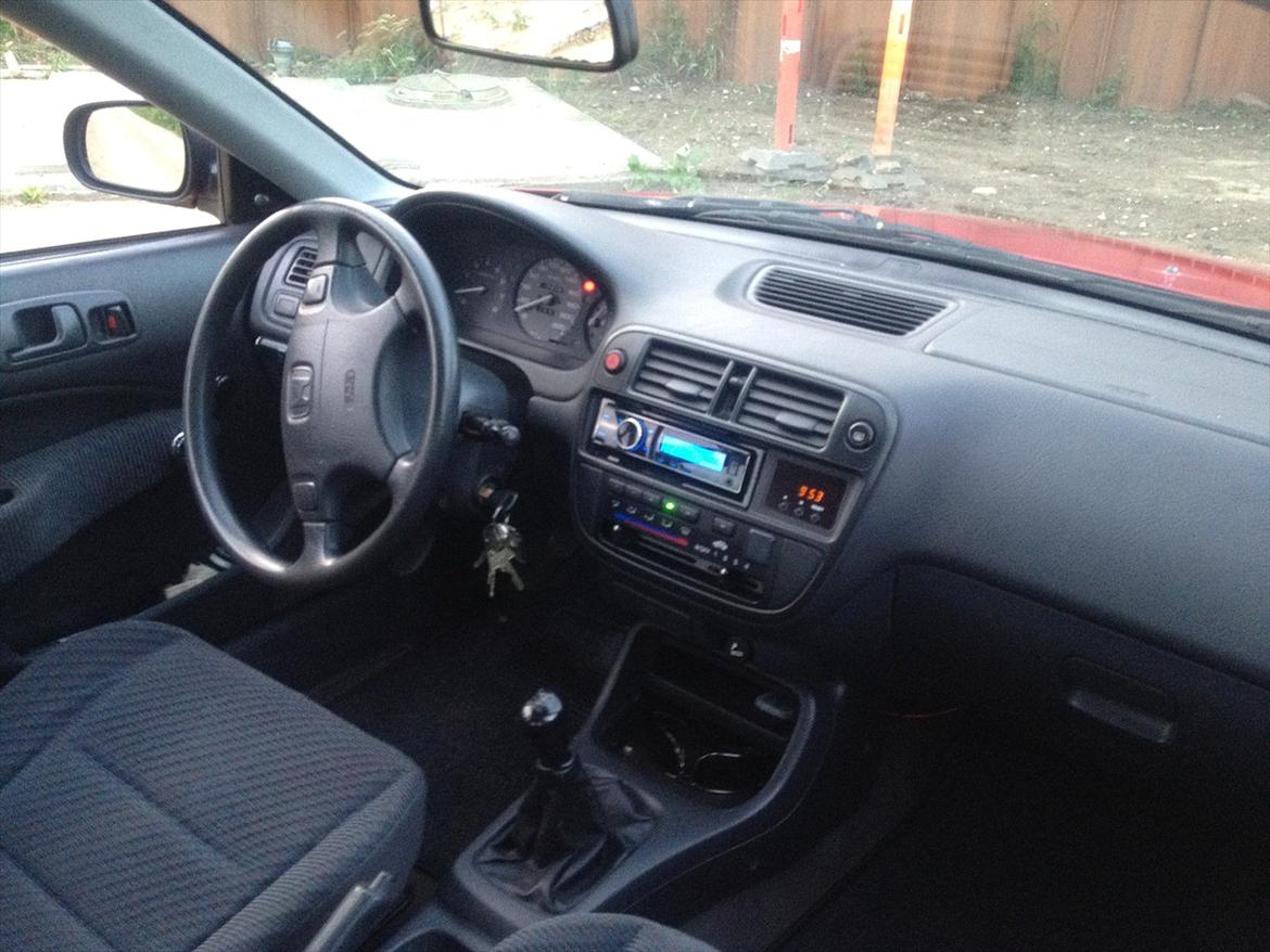 Honda Civic sportsback 1,4 i ( total skadet ) billede 5