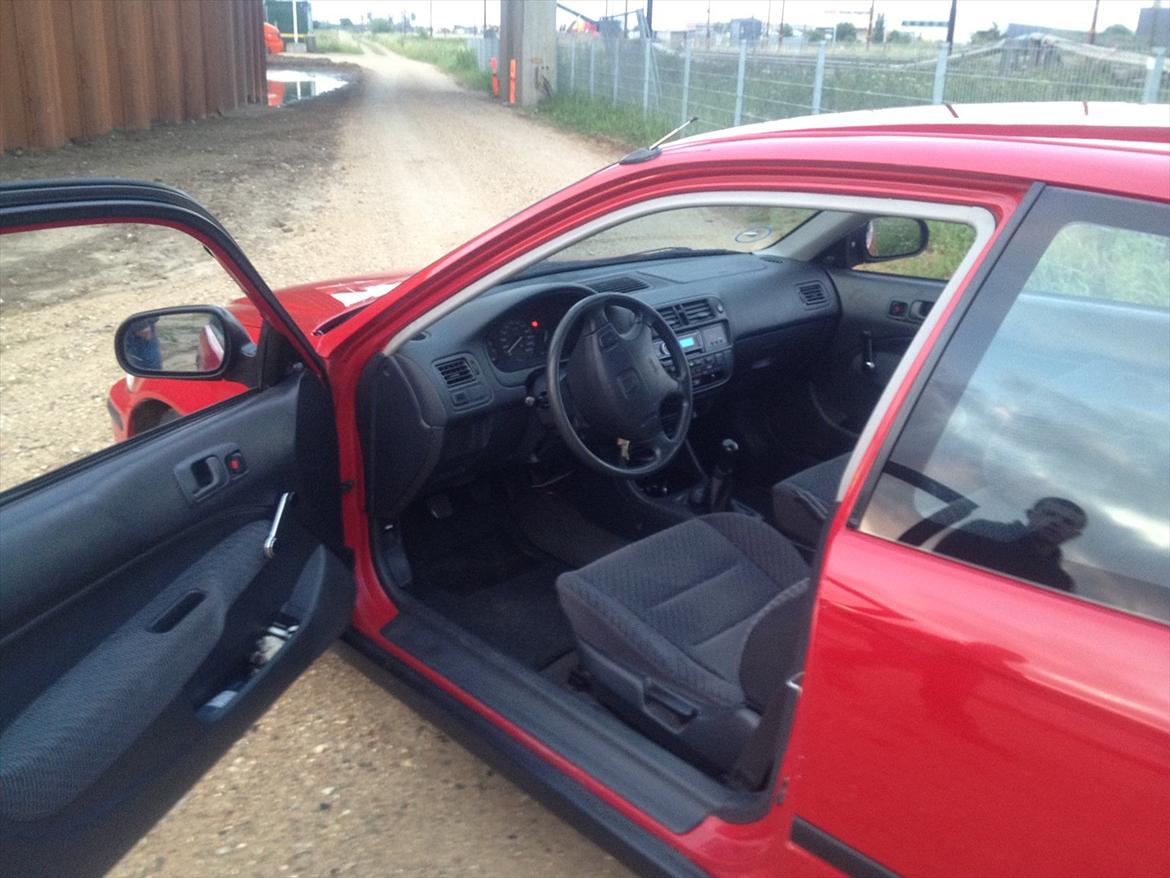 Honda Civic sportsback 1,4 i ( total skadet ) billede 7