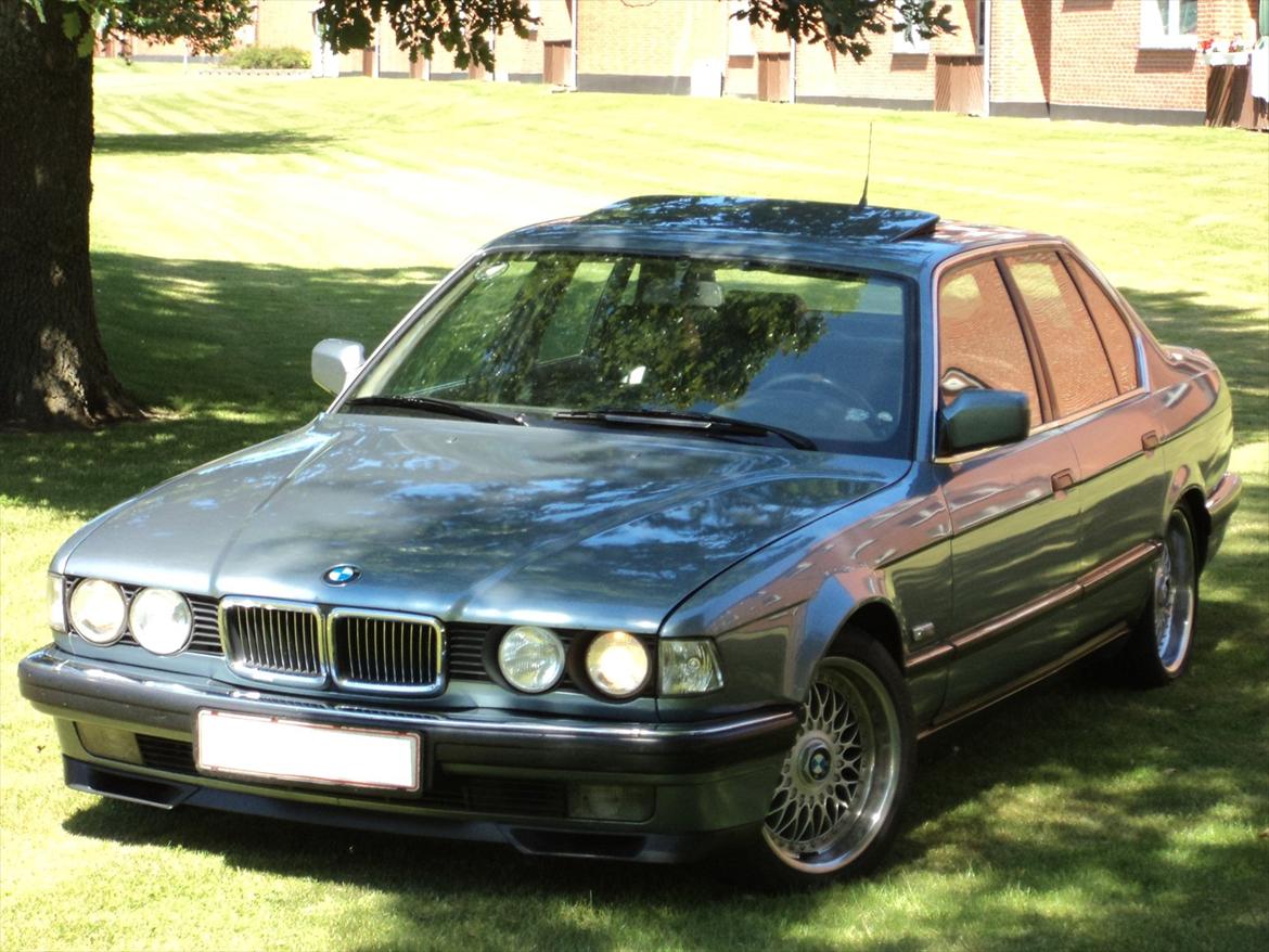 BMW E32 735iA billede 1