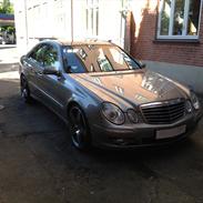 Mercedes Benz E320 Avantgarde