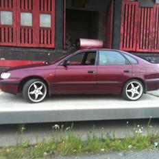 Toyota Carina liftback 1.8 *JBL*