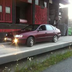 Toyota Carina liftback 1.8 *JBL*