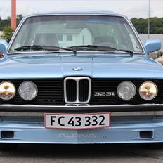 BMW     E21 323i