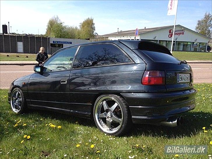 Opel astra 2.0 gsi SOLGT billede 1