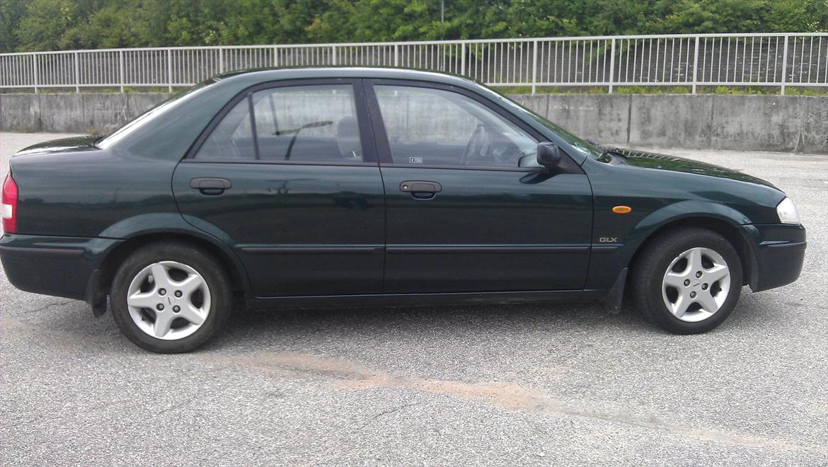 Mazda 323 Sedan GLX (SOLGT) billede 5