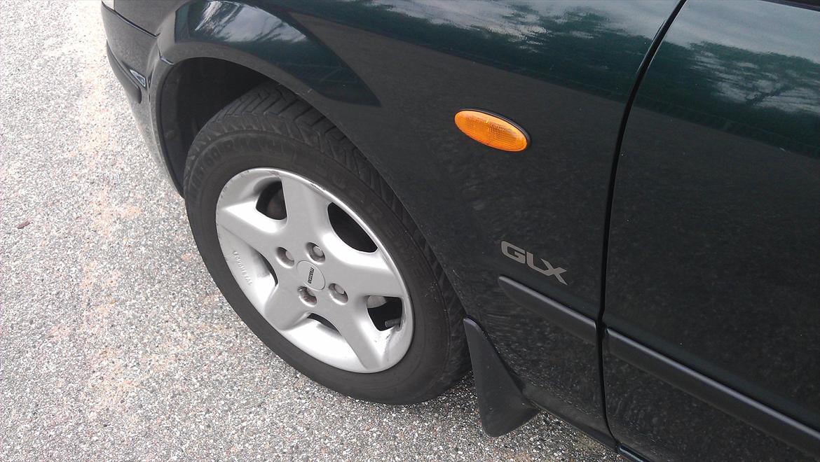 Mazda 323 Sedan GLX (SOLGT) billede 6