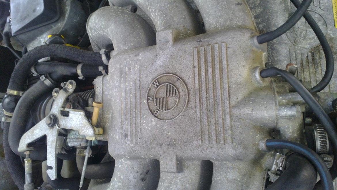 BMW 320i e30 billede 9