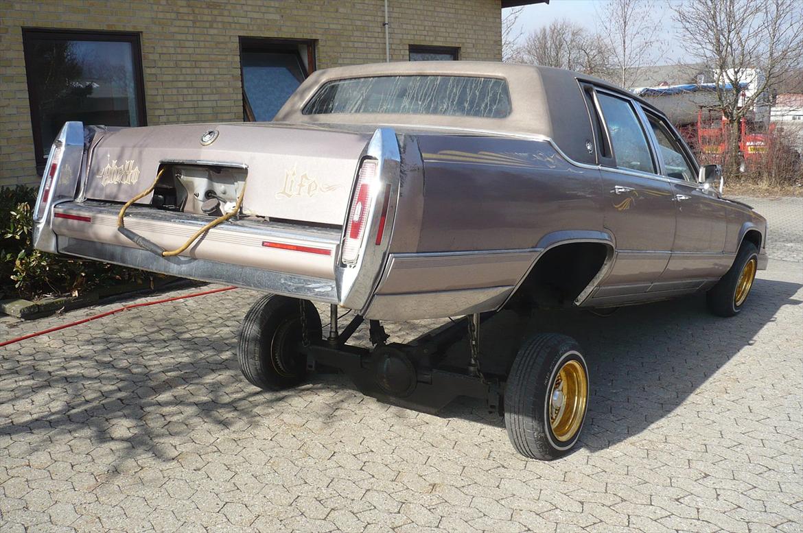 Cadillac fleetwood brougham billede 5