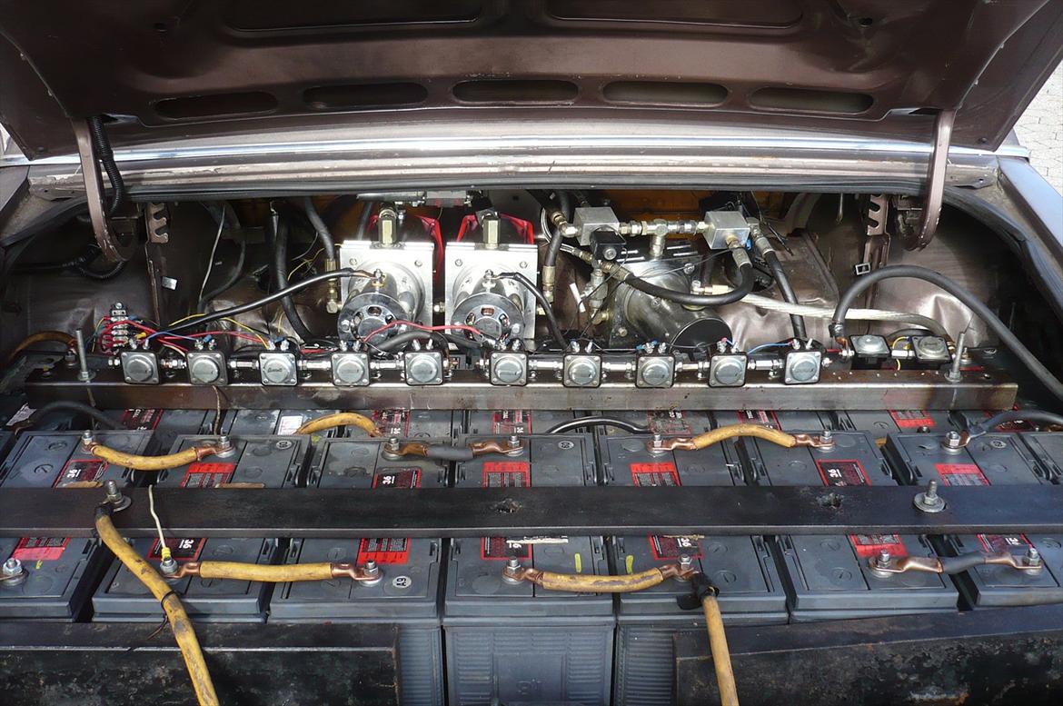 Cadillac fleetwood brougham - 18 batterier og 3 pumper billede 8