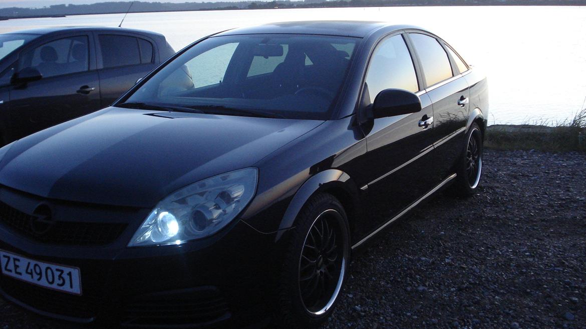 Opel Vectra C 2,0 Turbo Elegance (Tidl bil) - Tonet forlygter og sideblink. billede 8