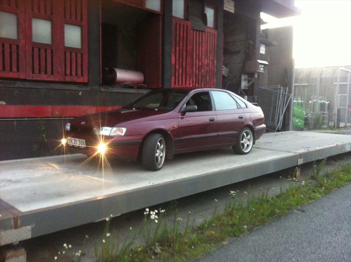 Toyota Carina liftback 1.8 *JBL* billede 1