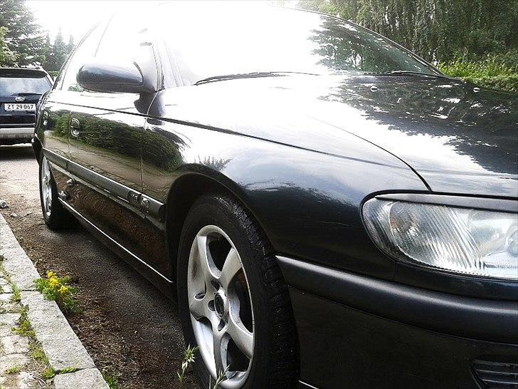 Opel Omega B MV6 3.0 Aut. - 16" Michelin billede 2