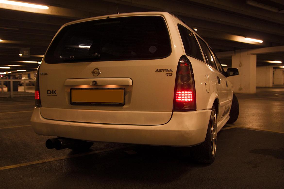 Opel Astra G Caravan - Så kom der lige nye baglygter på. billede 8
