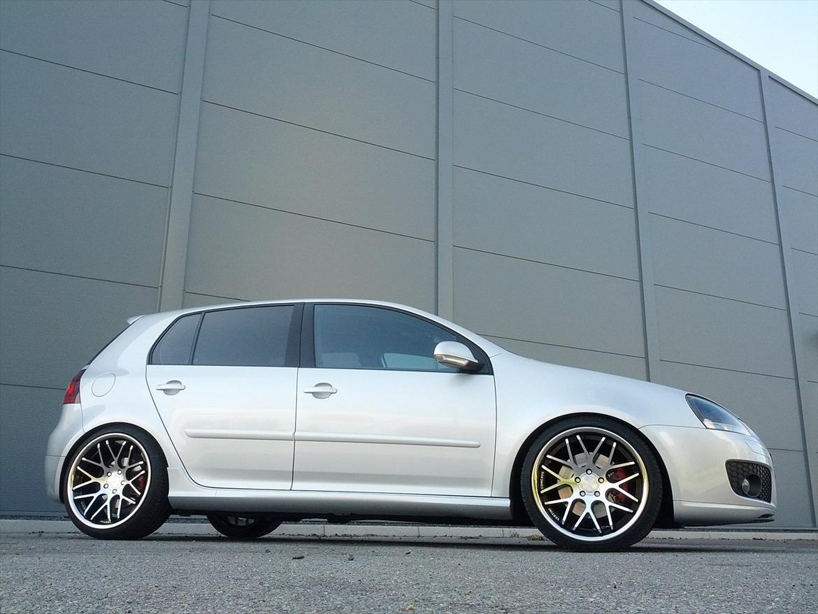 VW Golf 5 GTI DSG Solgt - Så blev alt ind farvet, og nye fælge...:-) billede 3