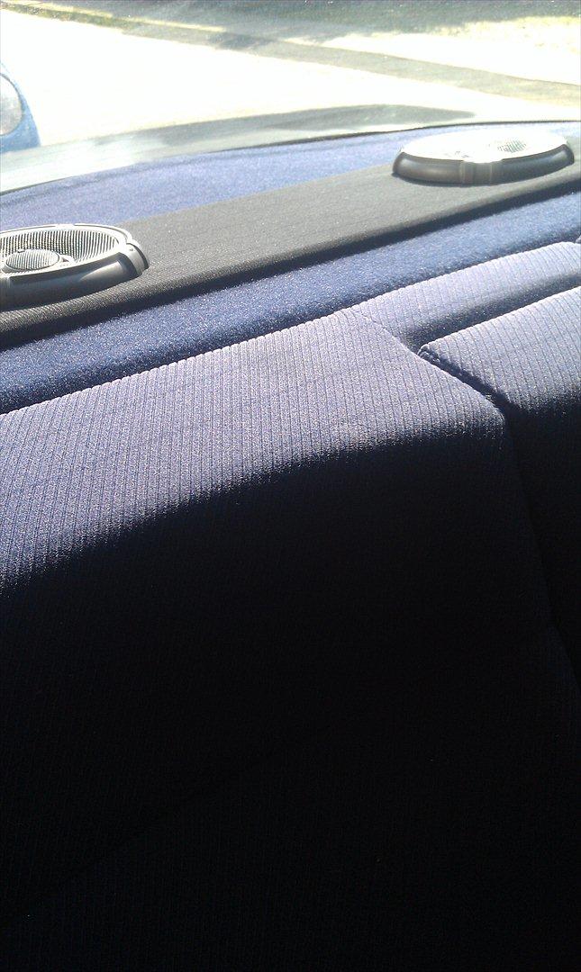 Audi 80 B4 - blev nød til at lave den her sorte plade fordi tidligere eger havde lavet to mega huller i hattehylden  billede 13