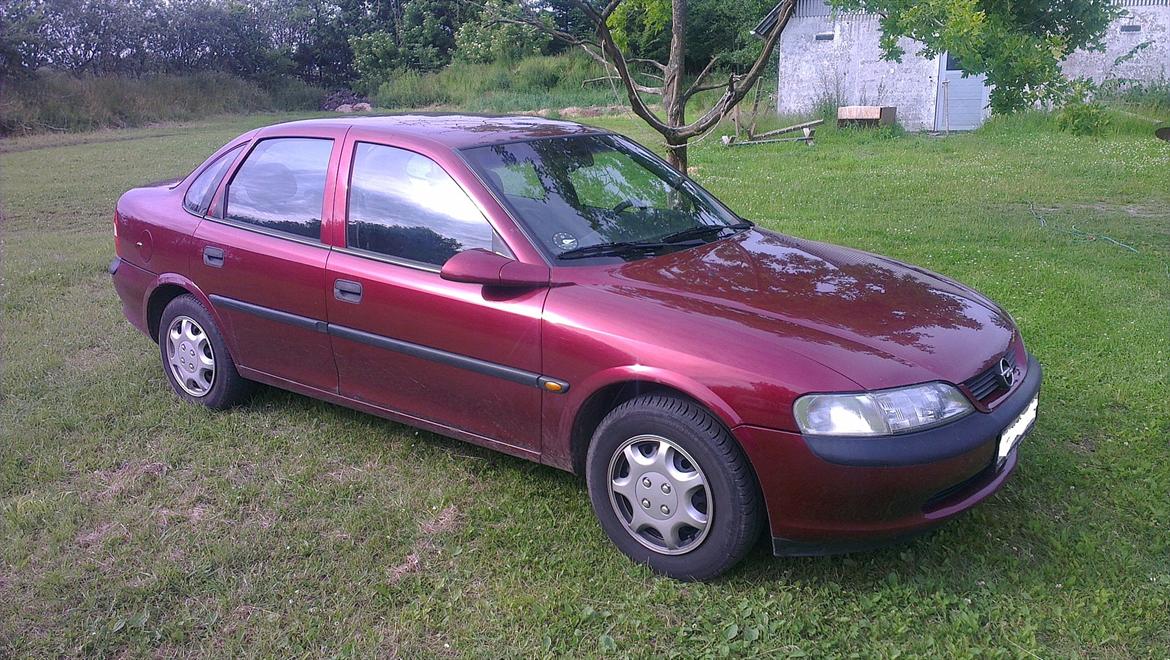 Opel Vectra B 1,6 16V *SOLGT* billede 1