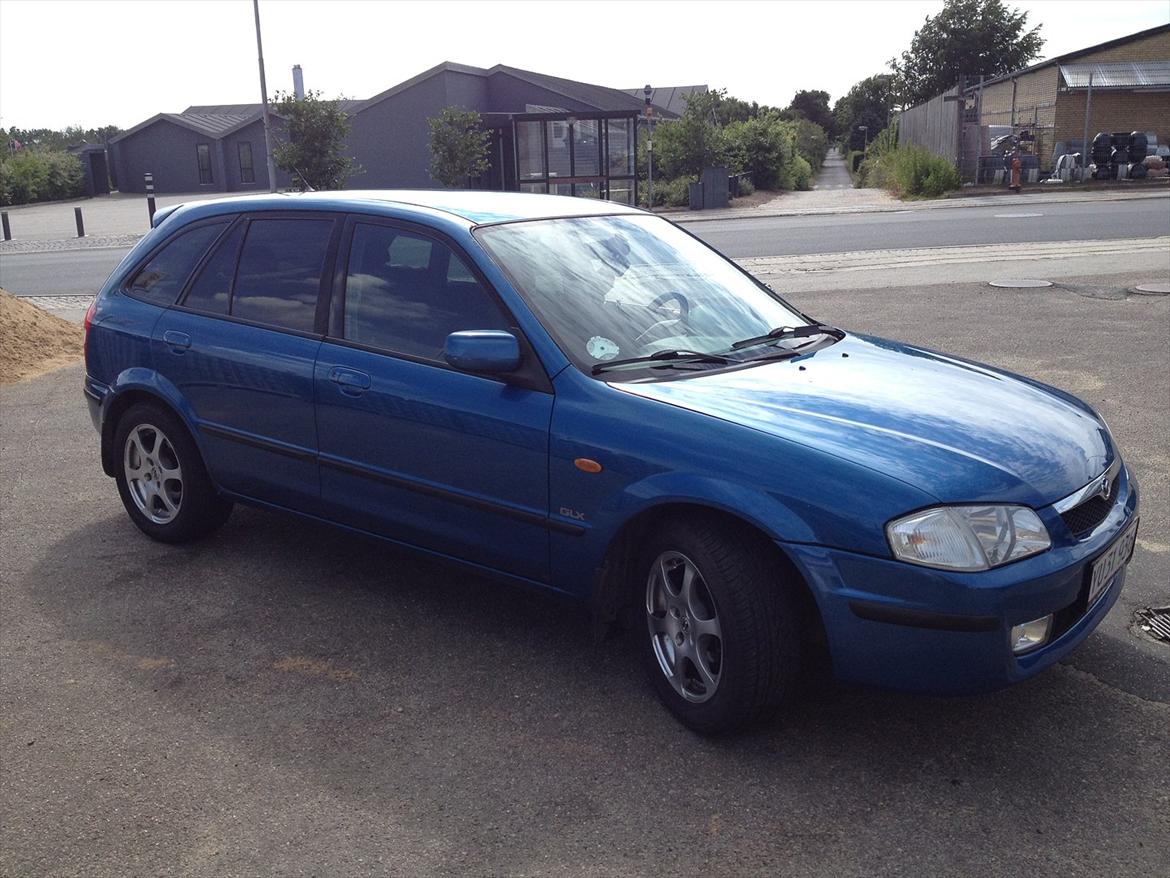 Mazda 323F billede 3