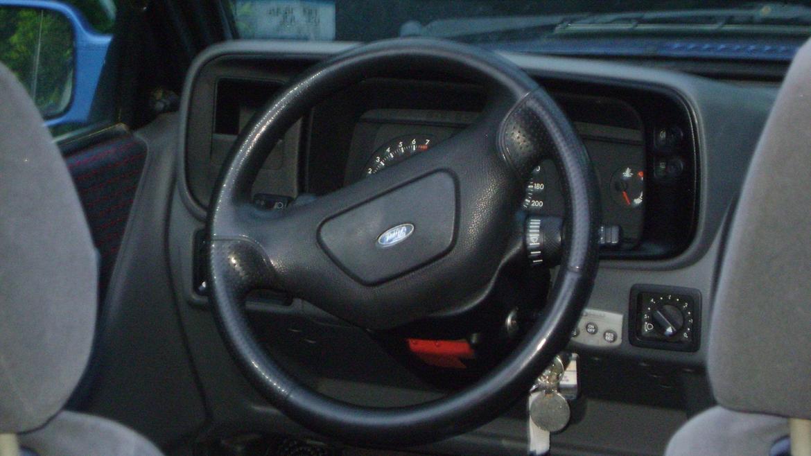 Ford Escort - Indvendig billede 16