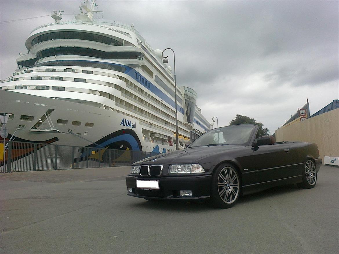 BMW 328i Cabriolet M-Tech billede 1