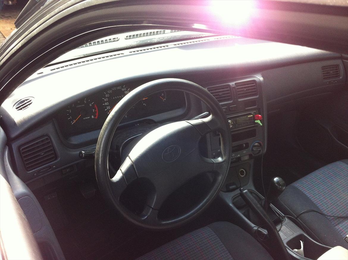 Toyota Carina E billede 5