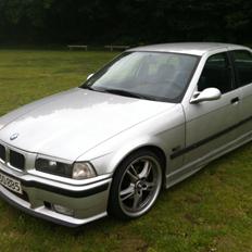 BMW 320 i