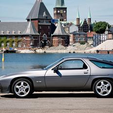 Porsche 928 S