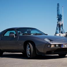 Porsche 928 S
