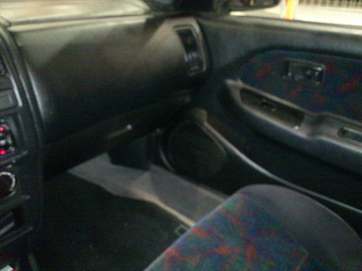 Nissan Almera billede 12