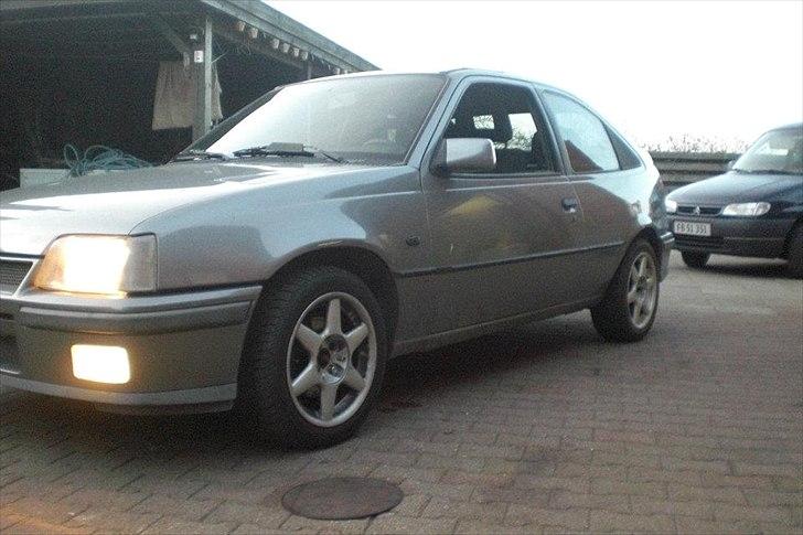 Opel Kadett GSI 16v billede 2