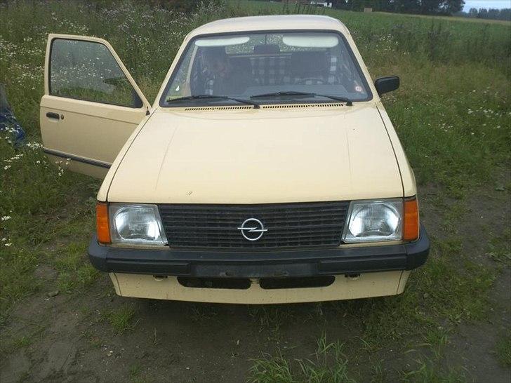 Opel kadett D billede 1