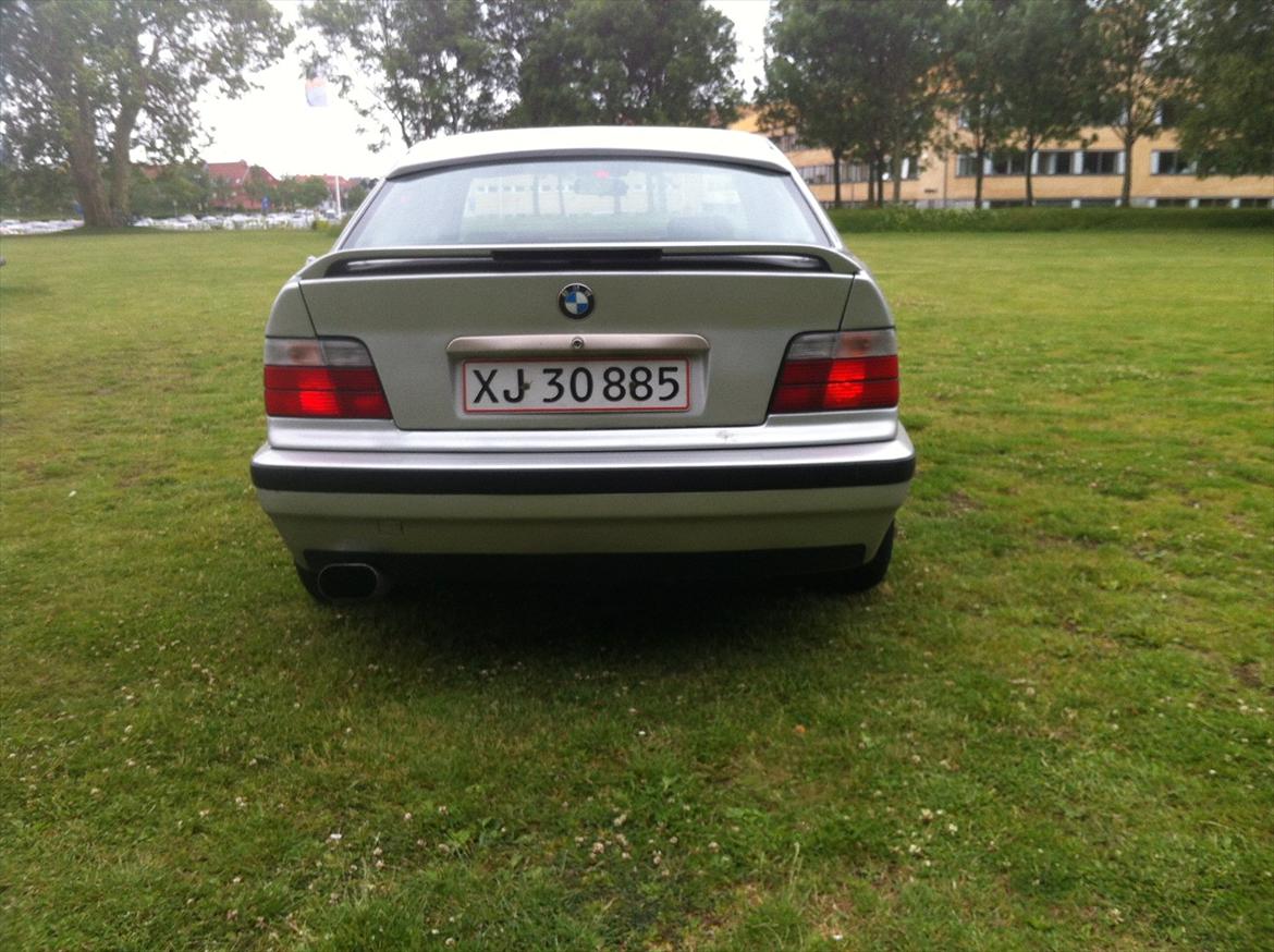 BMW 320 i billede 5