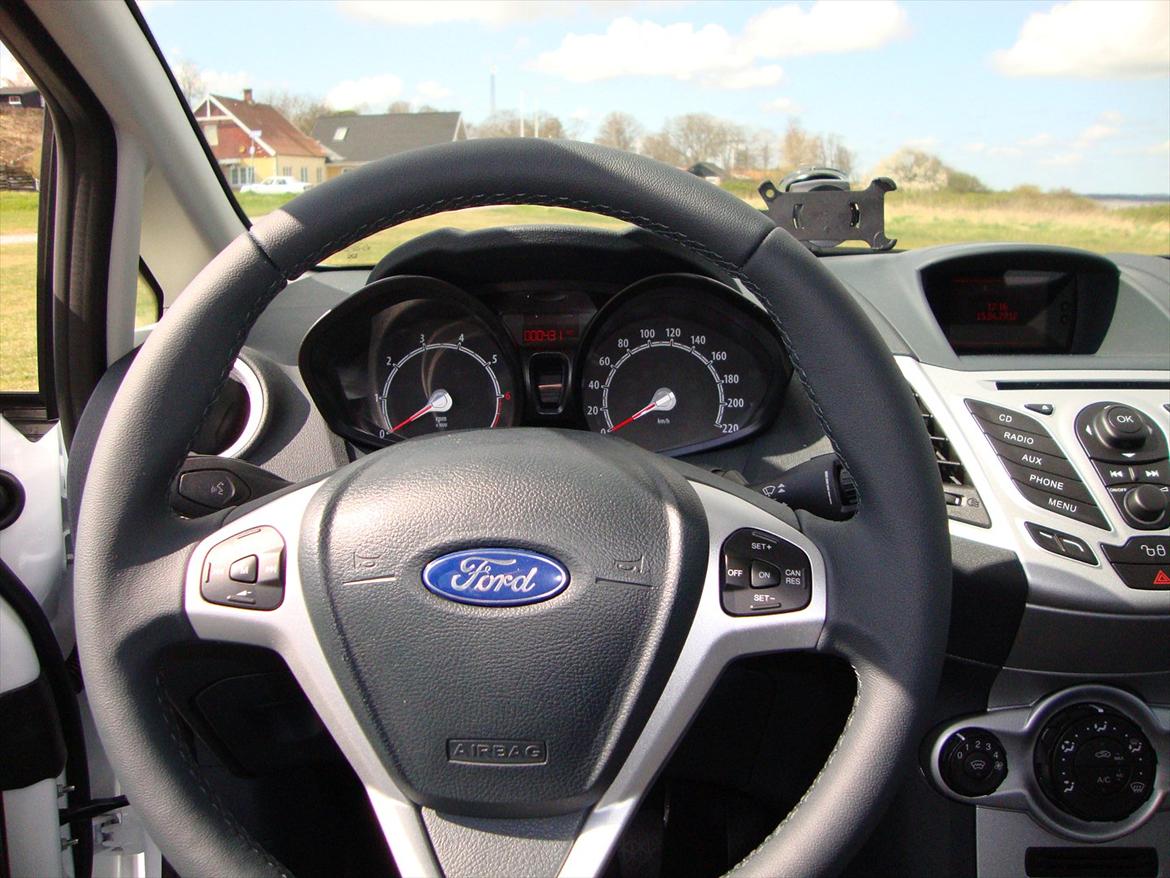 Ford Fiesta 1,4 solgt billede 7