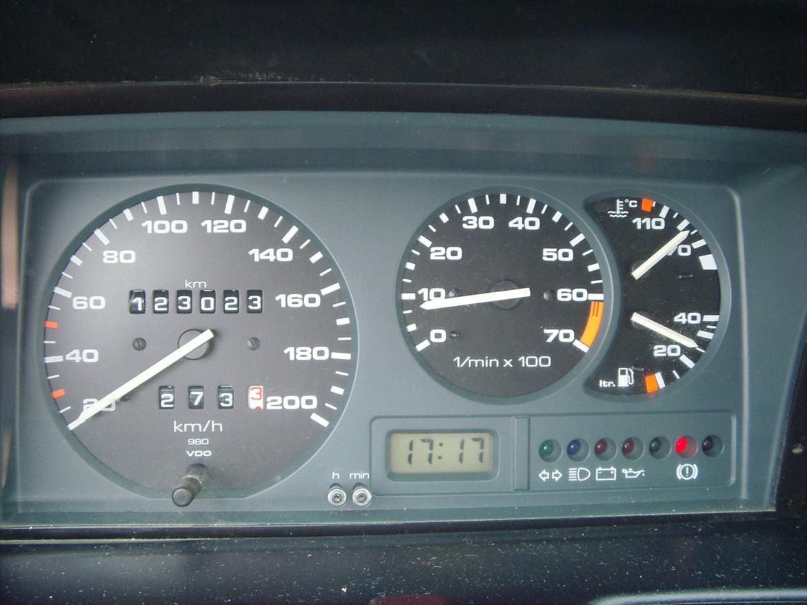 VW Polo 2F Coupé - bemærk det lave km tal, og det passer! billede 10