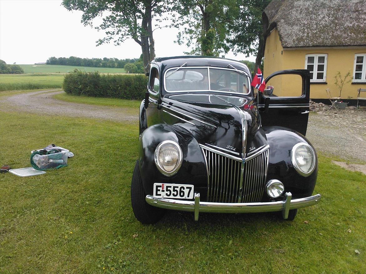 Ford V8 Deluxe billede 2